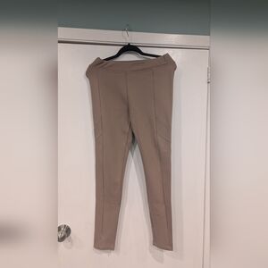 Beige Women's Leggings Size 8